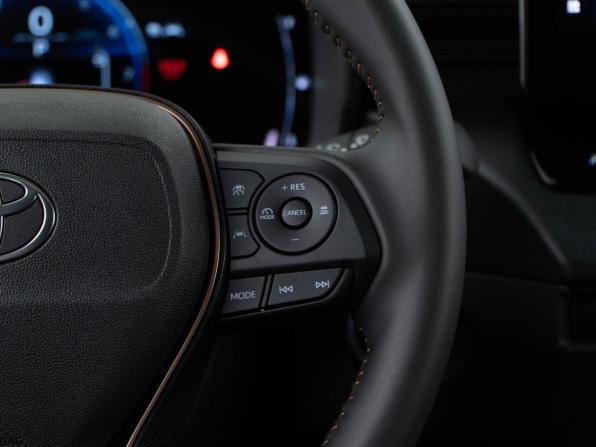 Toyota Corolla Cross I Рестайлинг с пробегом 2025 года, цена 3 896 900 рублей, 110 км, внедорожник, Автокод Объявления