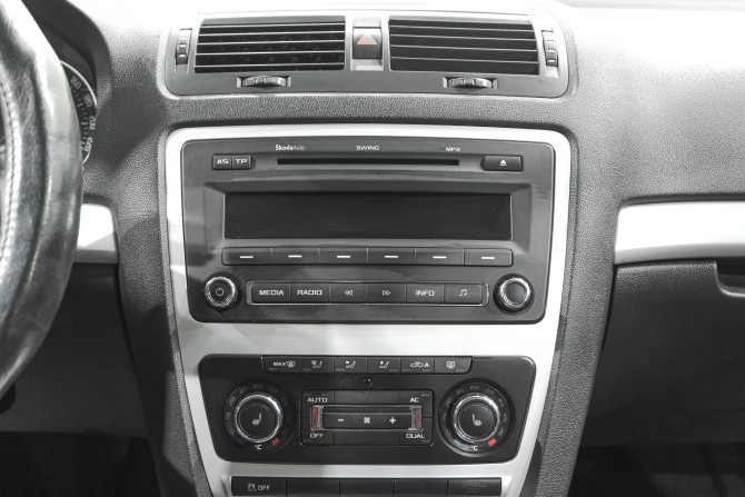 Skoda Octavia II (A5) Рестайлинг с пробегом 2011 года, цена 939 000 рублей, 346000 км, лифтбек, Автокод Объявления