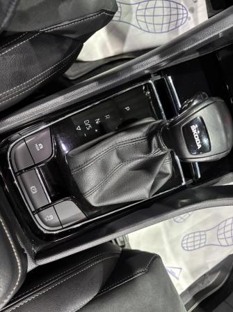 Skoda Karoq I с пробегом 2021 года, цена 2 280 000 рублей, 136710 км, внедорожник, Автокод Объявления