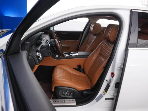 Jaguar XJ IV (X351) Рестайлинг с пробегом 2019 года, цена 4 190 000 рублей, 97620 км, седан, Автокод Объявления