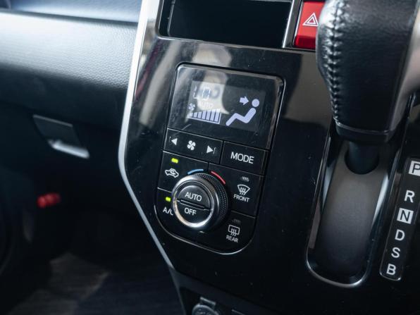 Toyota Roomy I с пробегом 2017 года, цена 1 140 000 рублей, 109731 км, микровэн, Автокод Объявления