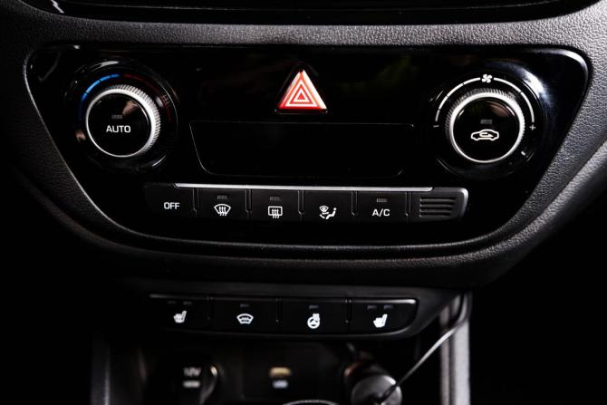 Hyundai Solaris II с пробегом 2021 года, цена 1 649 000 рублей, 131000 км, седан, Автокод Объявления