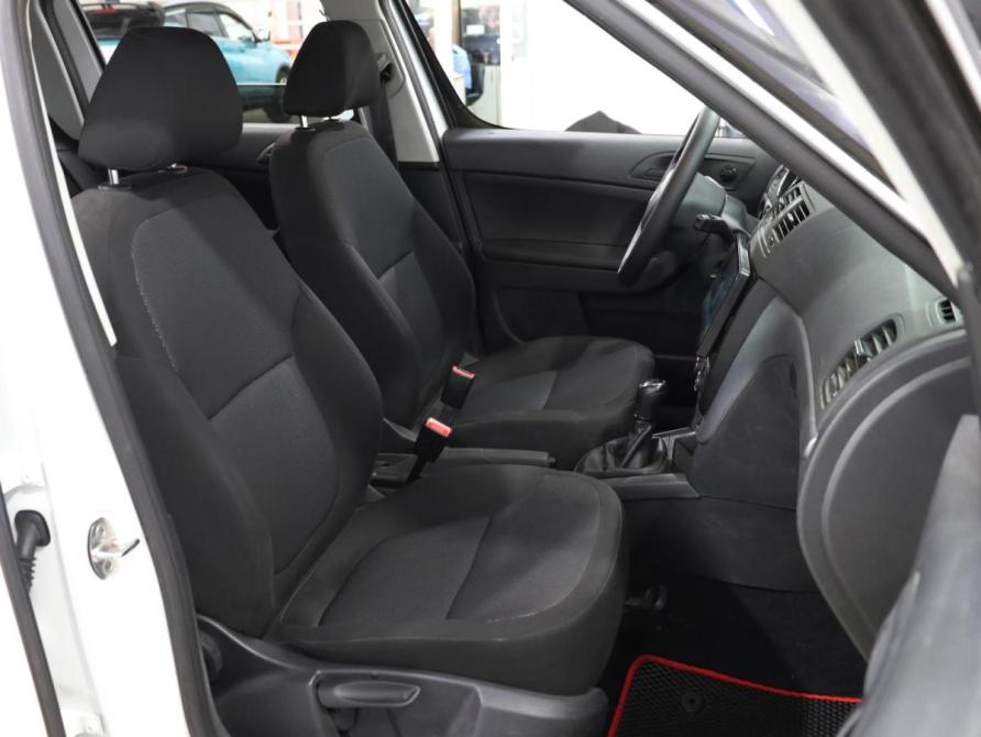 Skoda Yeti I Рестайлинг Ростов-на-Дону  - изображение 8