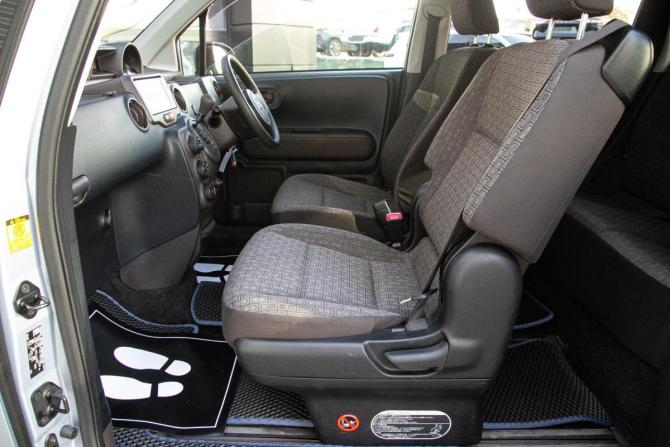 Toyota Spade с пробегом 2014 года, цена 870 000 рублей, 77145 км, компактвэн, Автокод Объявления