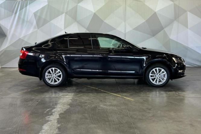 Skoda Octavia III (A7) Рестайлинг с пробегом 2019 года, цена 1 890 000 рублей, 46836 км, лифтбек, Автокод Объявления