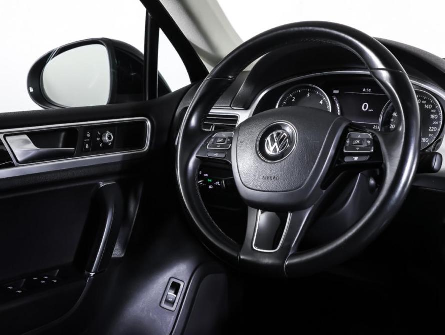 Volkswagen Touareg II Рестайлинг Москва  - изображение 13