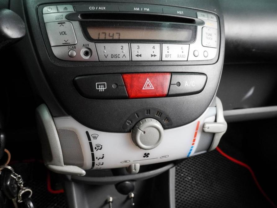 Peugeot 107 I Воронеж  - изображение 11
