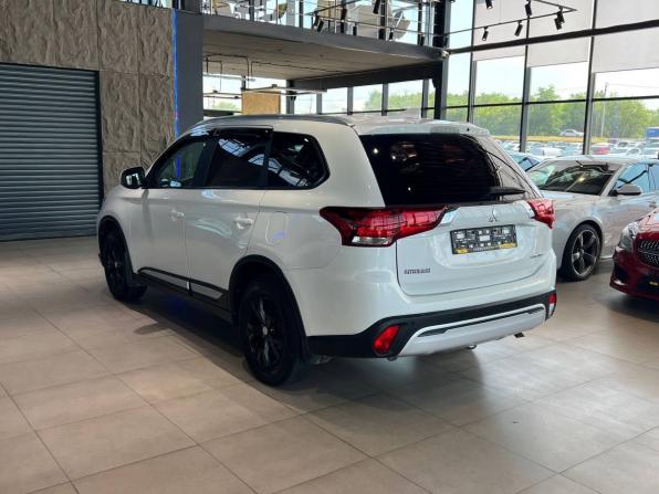 Mitsubishi Outlander III Рестайлинг 2 с пробегом 2018 года, цена 1 660 000 рублей, 125700 км, внедорожник, Автокод Объявления