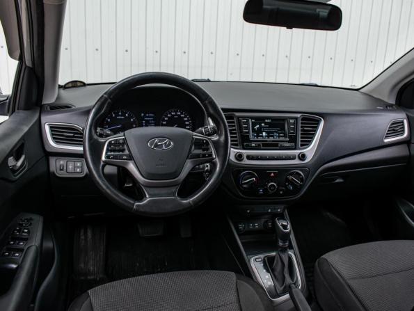 Hyundai Solaris II с пробегом 2018 года, цена 1 275 000 рублей, 115252 км, седан, Автокод Объявления