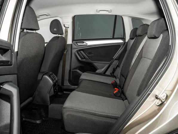 Volkswagen Tiguan II Рестайлинг с пробегом 2021 года, цена 2 849 500 рублей, 46348 км, внедорожник, Автокод Объявления