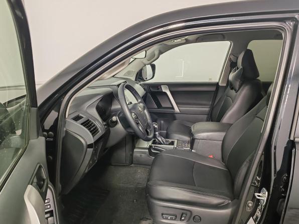 Toyota Land Cruiser Prado 150 Series Рестайлинг 3 с пробегом 2021 года, цена 5 399 000 рублей, 30469 км, внедорожник, Автокод Объявления