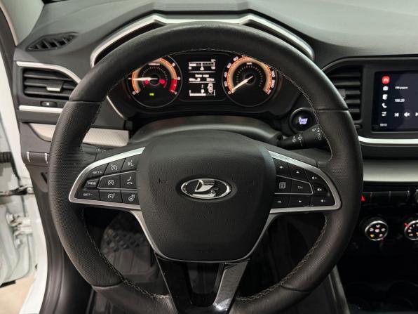 Lada (ВАЗ) Vesta I Рестайлинг (NG) с пробегом 2024 года, цена 1 349 000 рублей, 44500 км, седан, Автокод Объявления