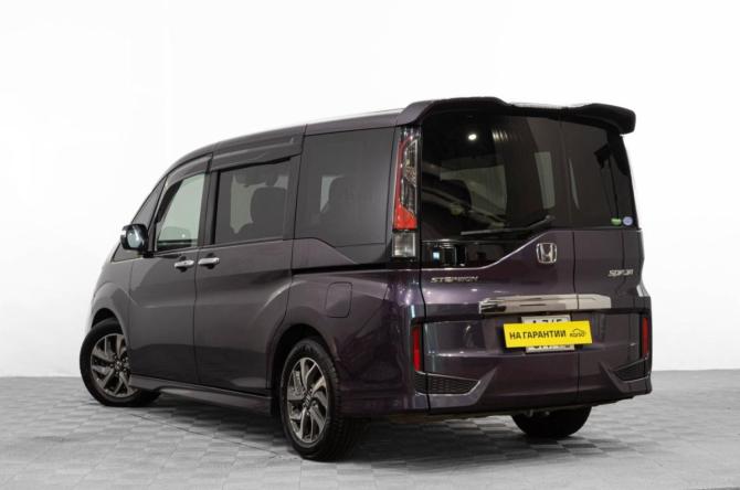 Honda Stepwgn V с пробегом 2016 года, цена 2 049 000 рублей, 110000 км, минивэн, Автокод Объявления