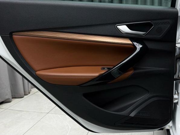 Lada (ВАЗ) Vesta I Рестайлинг (NG) с пробегом 2024 года, цена 1 679 000 рублей, 18000 км, универсал, Автокод Объявления