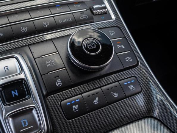 Hyundai Santa Fe IV Рестайлинг с пробегом 2022 года, цена 2 950 000 рублей, 159637 км, внедорожник, Автокод Объявления