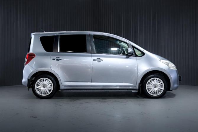 Toyota Ractis I с пробегом 2009 года, цена 660 000 рублей, 306642 км, хэтчбек, Автокод Объявления