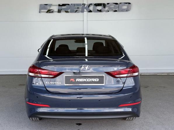 Hyundai Elantra VI (AD) с пробегом 2016 года, цена 1 299 000 рублей, 188000 км, седан, Автокод Объявления