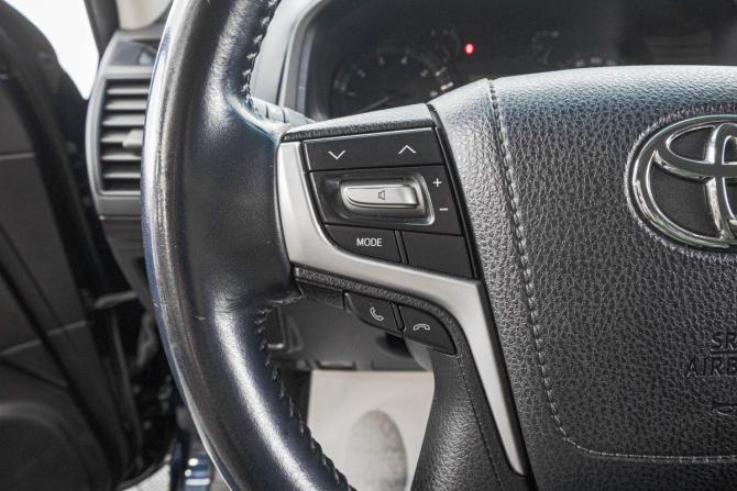 Toyota Land Cruiser Prado 150 Series Рестайлинг 2 с пробегом 2018 года, цена 4 799 000 рублей, 117000 км, внедорожник, Автокод Объявления