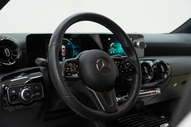 Mercedes-Benz A-Класс IV (W177) с пробегом 2019 года, цена 2 149 000 рублей, 61000 км, хэтчбек, Автокод Объявления