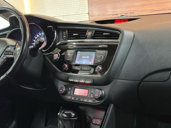Kia Ceed II Рестайлинг с пробегом 2015 года, цена 1 249 000 рублей, 193225 км, хэтчбек, Автокод Объявления