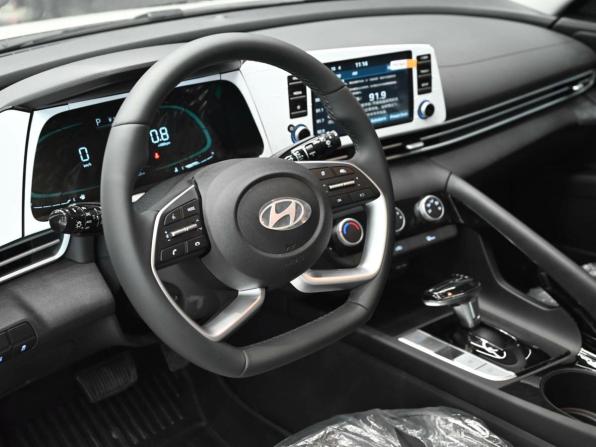 Hyundai Elantra VII (CN7) Рестайлинг с пробегом 2025 года, цена 2 870 000 рублей, 151 км, седан, Автокод Объявления