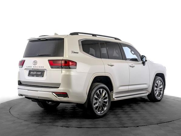 Toyota Land Cruiser 300 Series с пробегом 2022 года, цена 10 780 000 рублей, 18425 км, внедорожник, Автокод Объявления