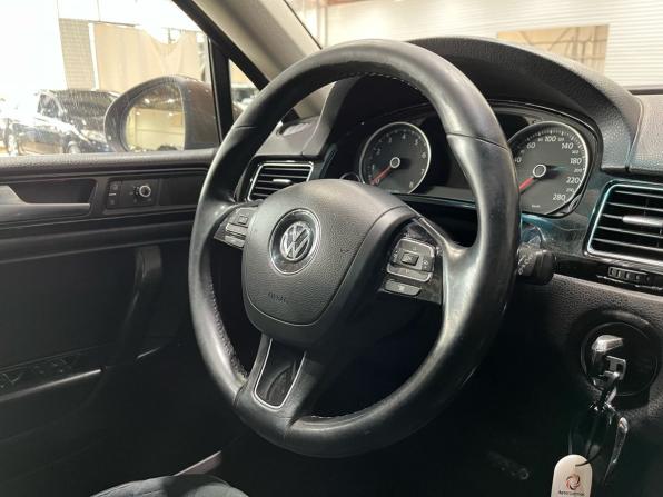 Volkswagen Touareg II с пробегом 2010 года, цена 1 240 000 рублей, 294605 км, внедорожник, Автокод Объявления