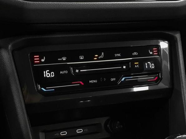 Volkswagen Tiguan II Рестайлинг с пробегом 2021 года, цена 2 790 000 рублей, 47774 км, внедорожник, Автокод Объявления