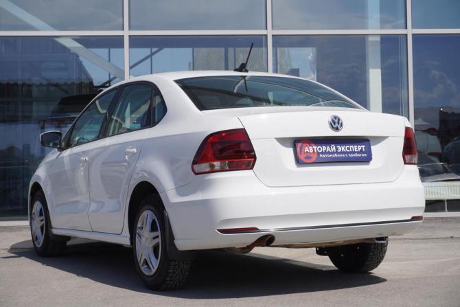 Volkswagen Polo V Рестайлинг с пробегом 2018 года, цена 840 000 рублей, 245992 км, седан, Автокод Объявления