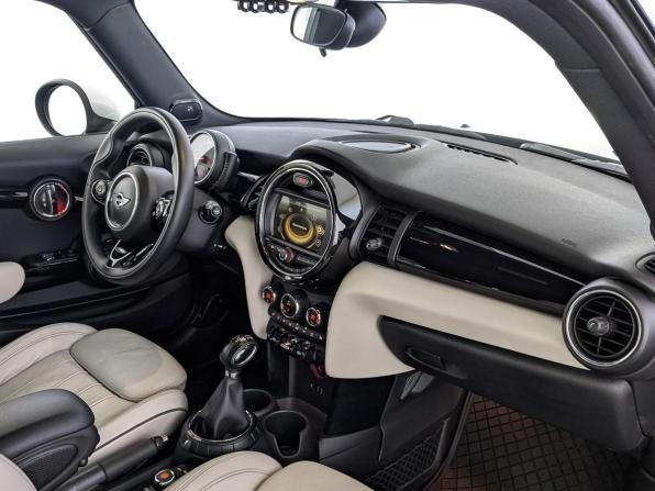 Mini Hatch III (F55/F56) с пробегом 2016 года, цена 2 010 000 рублей, 68903 км, хэтчбек, Автокод Объявления