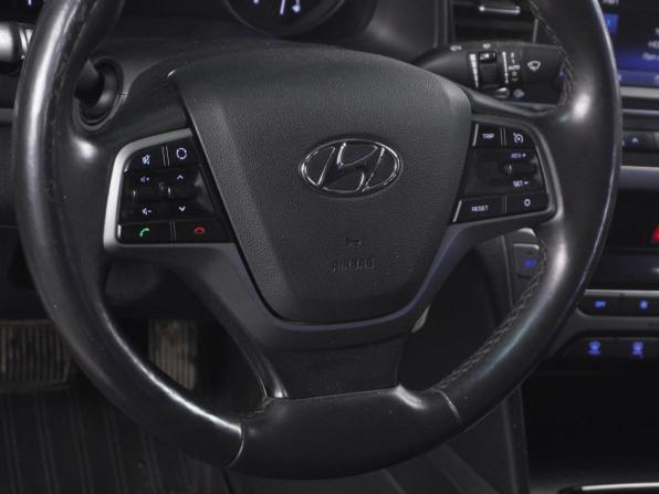 Hyundai Elantra VI (AD) с пробегом 2017 года, цена 1 350 000 рублей, 219935 км, седан, Автокод Объявления