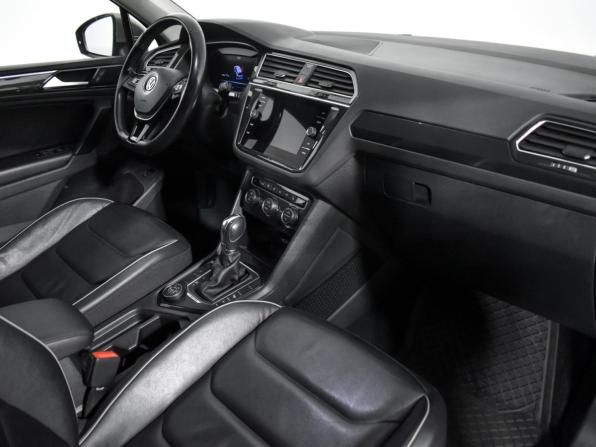 Volkswagen Tiguan II с пробегом 2018 года, цена 2 376 000 рублей, 182999 км, внедорожник, Автокод Объявления
