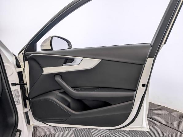 Audi A4 V (B9) Рестайлинг с пробегом 2022 года, цена 3 590 000 рублей, 39147 км, седан, Автокод Объявления