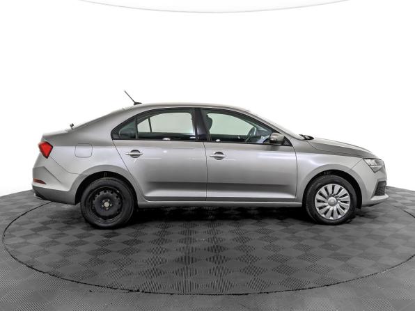 Skoda Rapid II с пробегом 2021 года, цена 1 565 000 рублей, 72302 км, лифтбек, Автокод Объявления