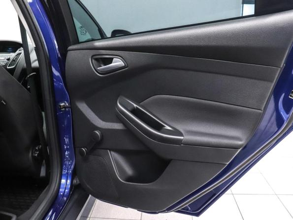 Ford Focus III Рестайлинг с пробегом 2016 года, цена 899 000 рублей, 132060 км, седан, Автокод Объявления