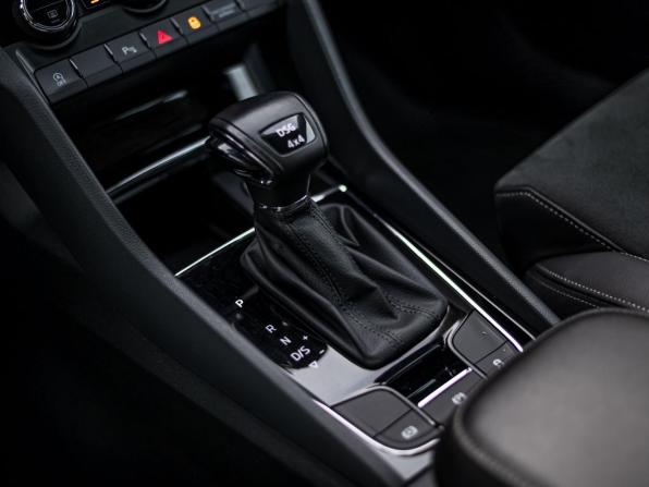 Skoda Karoq I с пробегом 2020 года, цена 2 099 000 рублей, 165473 км, внедорожник, Автокод Объявления