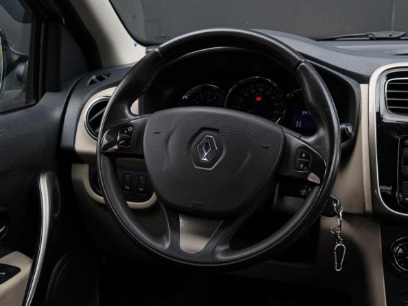 Renault Logan II с пробегом 2015 года, цена 800 000 рублей, 34600 км, седан, Автокод Объявления
