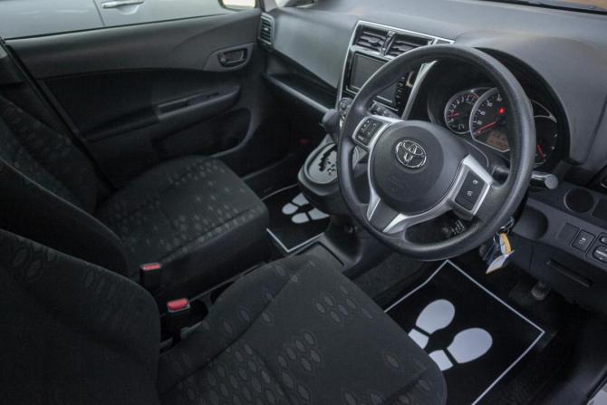 Toyota Ractis II с пробегом 2015 года, цена 1 025 000 рублей, 69800 км, хэтчбек, Автокод Объявления