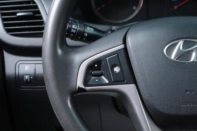 Hyundai Solaris I Рестайлинг с пробегом 2014 года, цена 989 000 рублей, 128801 км, хэтчбек, Автокод Объявления