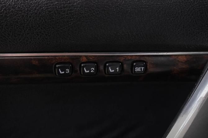 Toyota Land Cruiser 200 Series Рестайлинг 1 с пробегом 2012 года, цена 3 469 000 рублей, 273000 км, внедорожник, Автокод Объявления