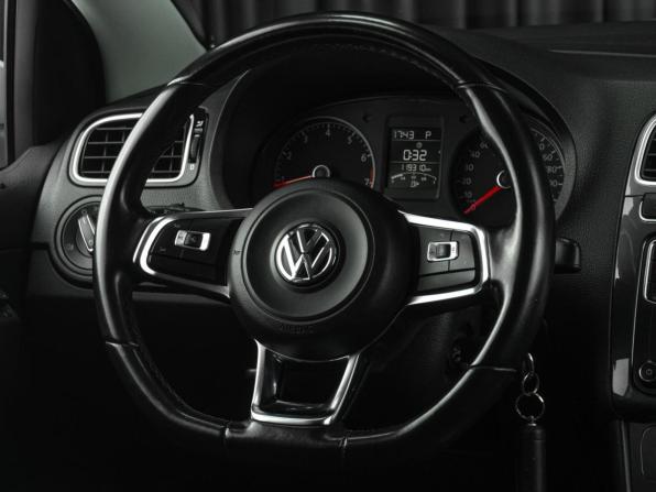 Volkswagen Polo V Рестайлинг с пробегом 2018 года, цена 1 359 000 рублей, 119310 км, седан, Автокод Объявления
