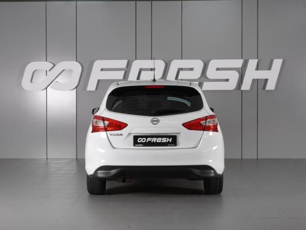 Nissan Tiida II с пробегом 2015 года, цена 1 098 000 рублей, 185117 км, хэтчбек, Автокод Объявления