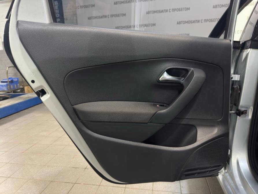 Volkswagen Polo V Санкт-Петербург  - изображение 11