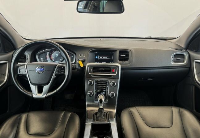 Volvo S60 II Рестайлинг с пробегом 2015 года, цена 1 550 000 рублей, 167434 км, седан, Автокод Объявления