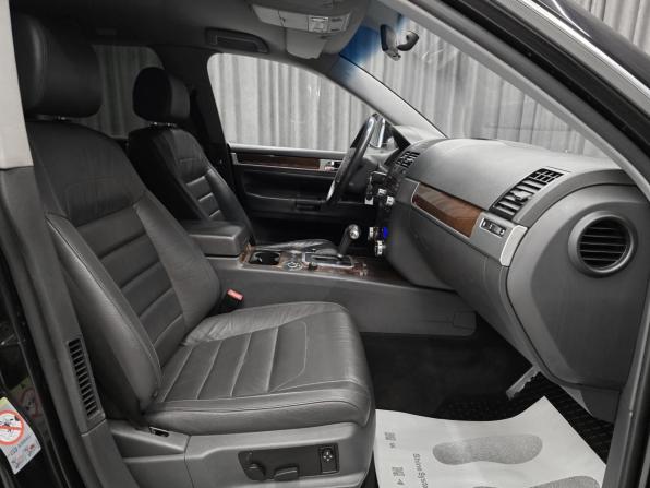 Volkswagen Touareg I Рестайлинг с пробегом 2008 года, цена 1 099 000 рублей, 239000 км, внедорожник, Автокод Объявления