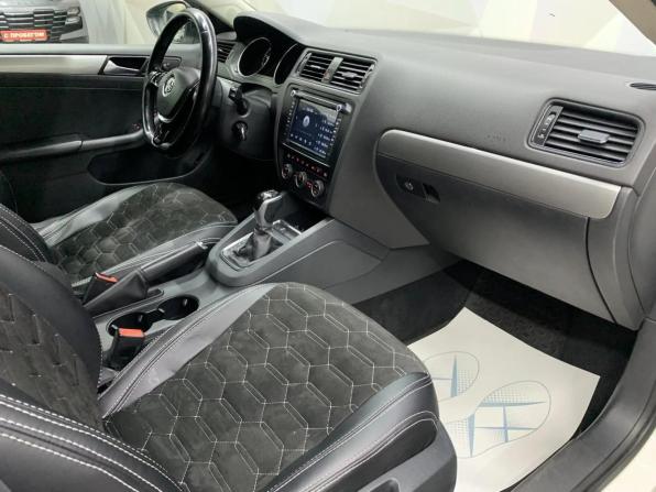 Volkswagen Jetta VI Рестайлинг с пробегом 2015 года, цена 1 040 000 рублей, 228908 км, седан, Автокод Объявления