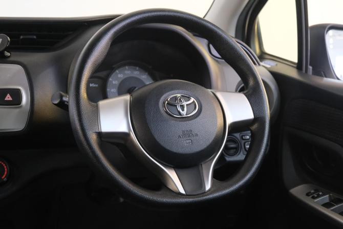 Toyota Vitz III (XP130) Рестайлинг с пробегом 2016 года, цена 1 149 000 рублей, 87000 км, хэтчбек, Автокод Объявления