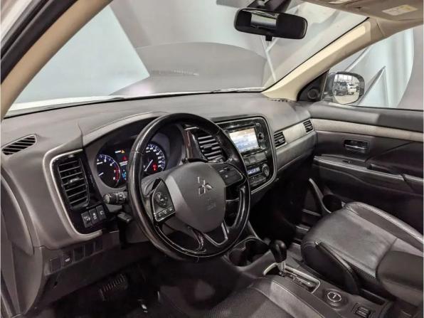 Mitsubishi Outlander III Рестайлинг 2 с пробегом 2015 года, цена 1 665 000 рублей, 169262 км, внедорожник, Автокод Объявления