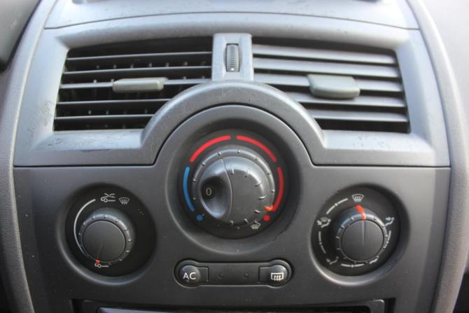 Renault Megane II Рестайлинг с пробегом 2008 года, цена 357 000 рублей, 235731 км, седан, Автокод Объявления