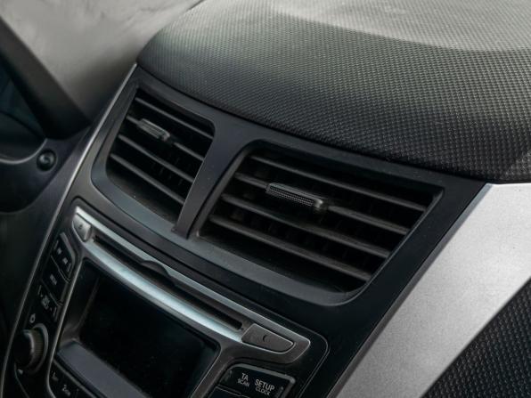 Hyundai Solaris I Рестайлинг с пробегом 2014 года, цена 889 900 рублей, 118300 км, хэтчбек, Автокод Объявления